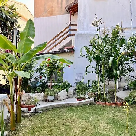 In A Historical House In Carsi 아파트 *